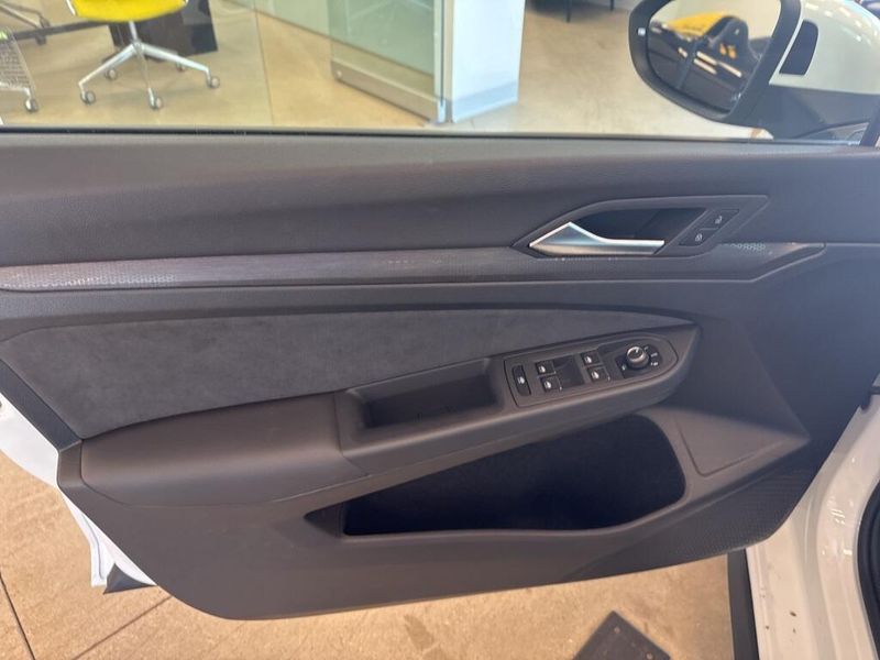 2023 Volkswagen Golf GTI 2.0T SE
