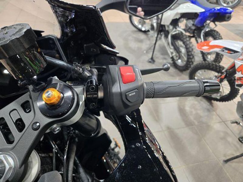 NEW 2026 YAMAHA YZFR7 Image 19