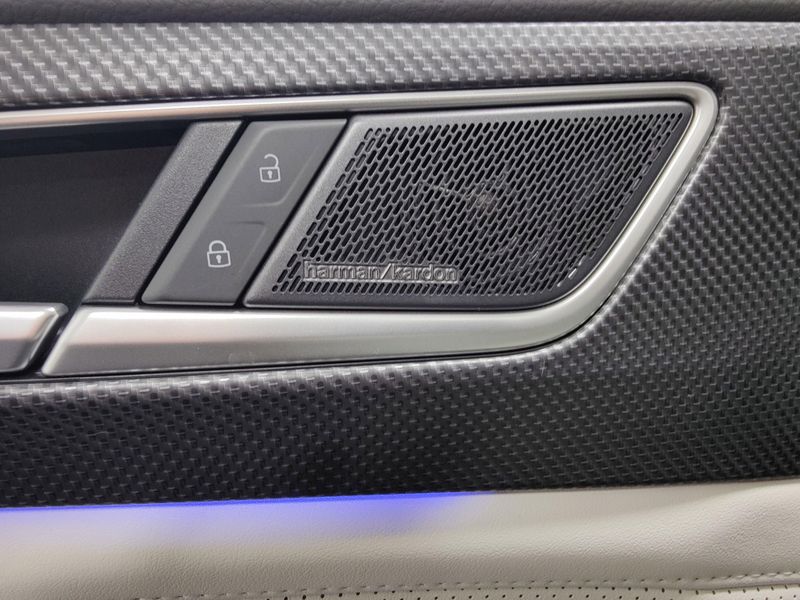 Used 2025 Volkswagen Atlas Cross Sport SEL Premium R-Line w/Sunroof/NavImage 9