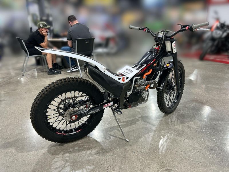 Used 2018 Honda COTA 300RR Image 16