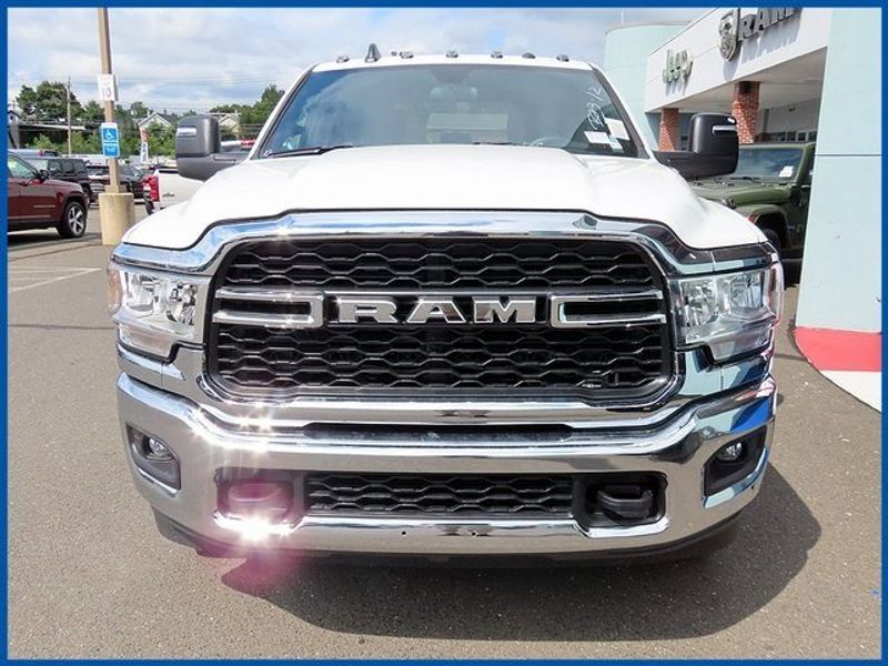 2024 RAM 3500 Chassis Cab TradesmanImage 3