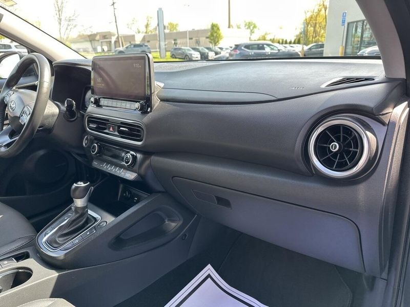 2022 Hyundai Kona LimitedImage 17