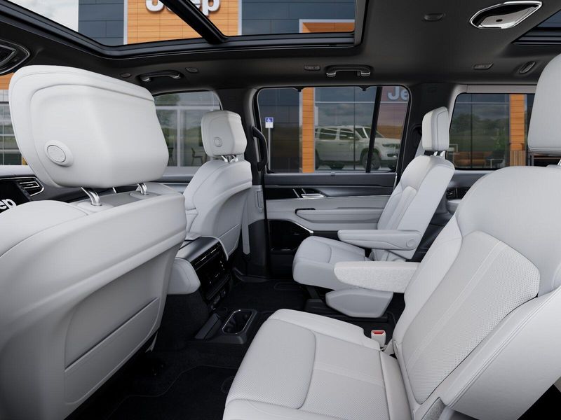 2026 Jeep Grand Wagoneer Limited Reserve 4x4Image 49