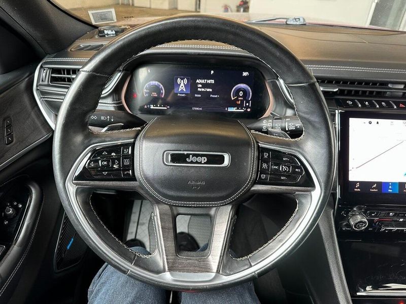 2021 Jeep Grand Cherokee L OverlandImage 2