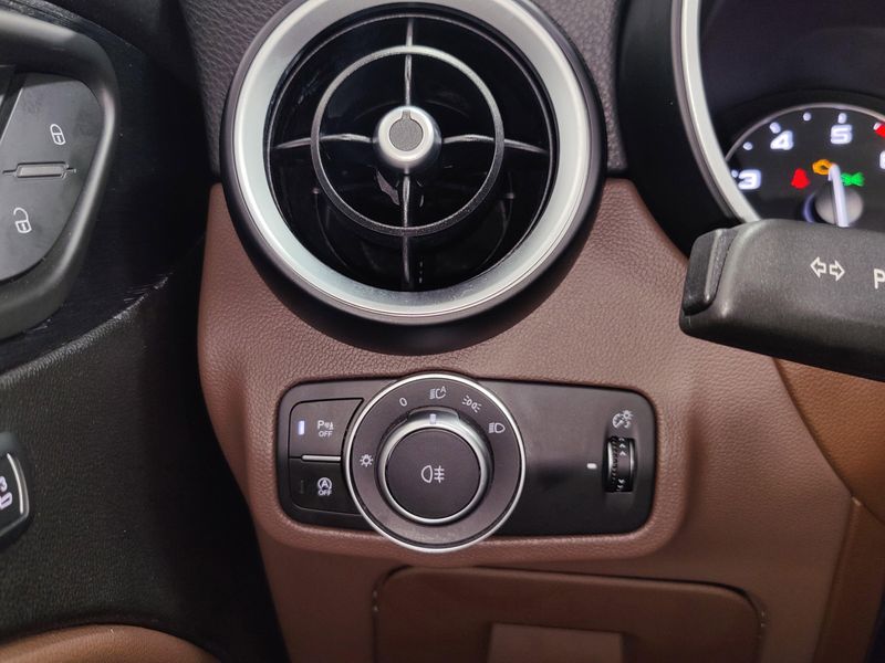 2021 Alfa Romeo Stelvio Nero AWD w/Sunroof/Activ AsstImage 29
