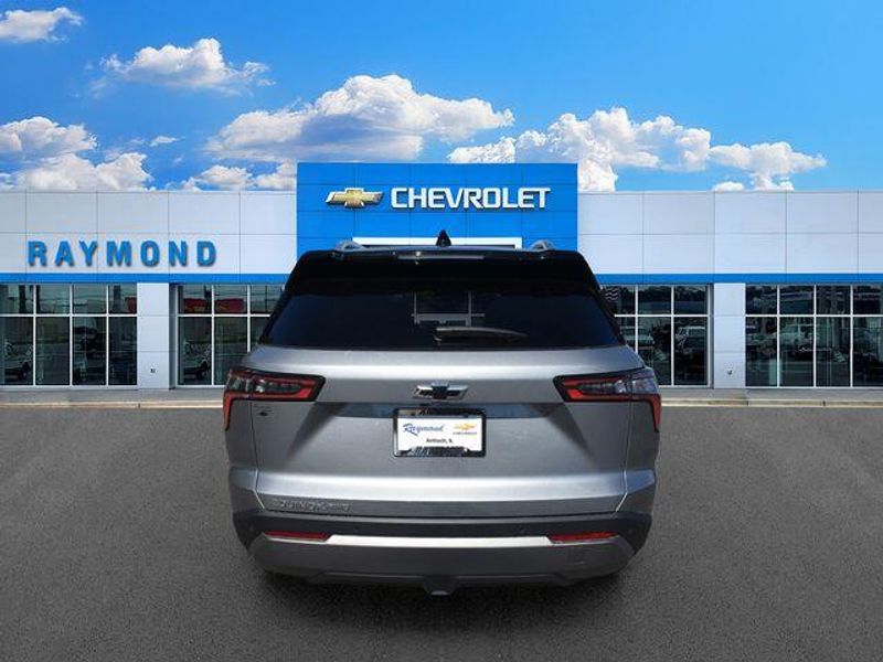 New 2027 Chevrolet Equinox LTImage 5