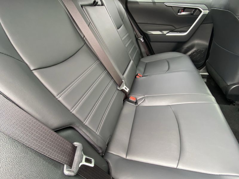 2025 Toyota RAV4 Hybrid XLE PremiumImage 12