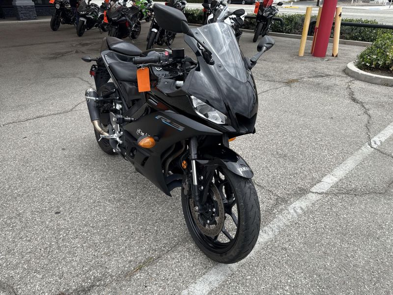 Used 2023 Yamaha YZF-R3 ABS Image 10