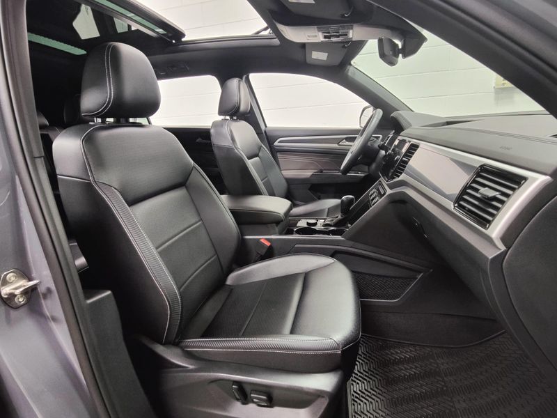 Used 2022 Volkswagen Atlas Cross Sport SEL AWD w/Sunroof/NavImage 5