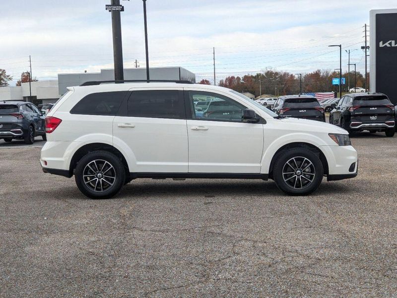 2019 Dodge Journey SEImage 2