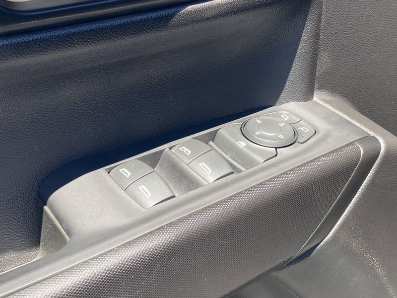 Used 2022 Chevrolet Silverado 1500 CustomImage 17