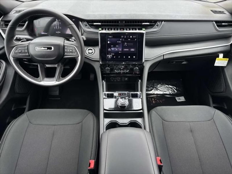New 2026 Jeep Grand Cherokee Laredo X 4x2