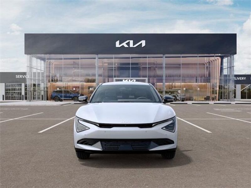 2025 Kia EV6 LightImage 2