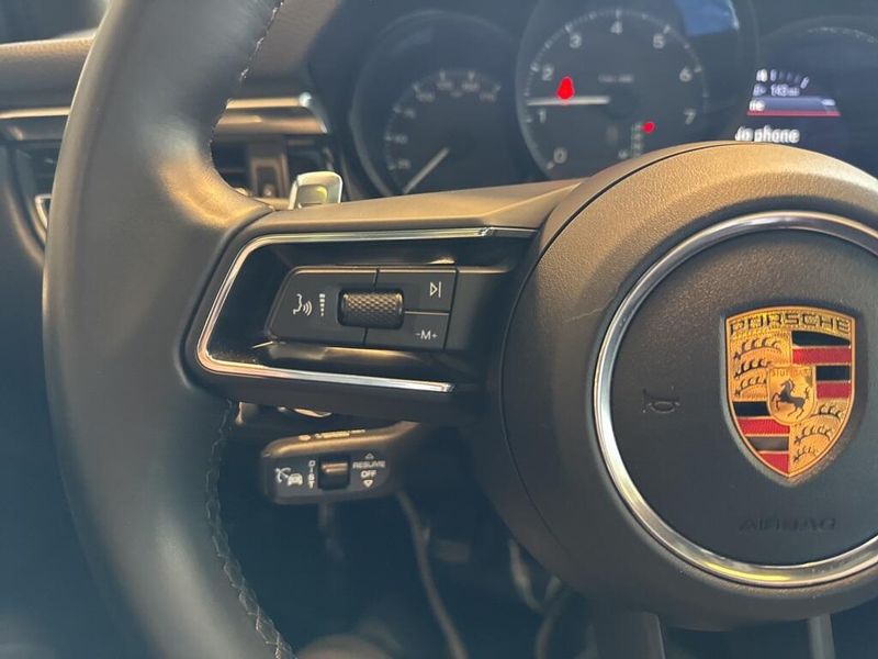 2023 Porsche Macan 
