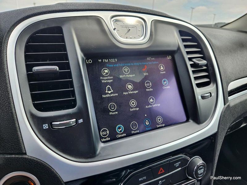 2023 Chrysler 300 Touring SportImage 36