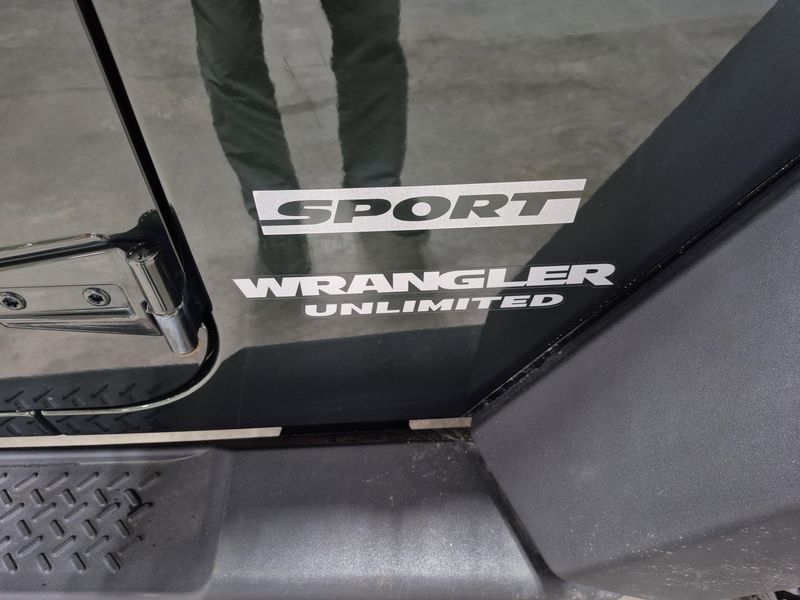 2011 Jeep Wrangler Unlimited SportImage 10