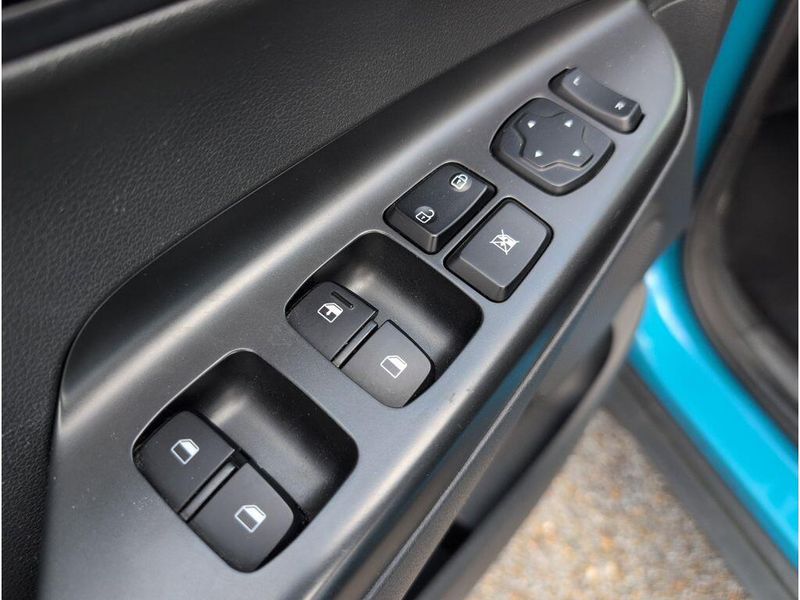 Used 2022 Hyundai Kona SELImage 12