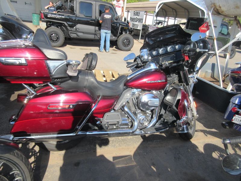 USED 2016 HARLEY ELECTRA GLIDE ULTRA LIMITED Image 2