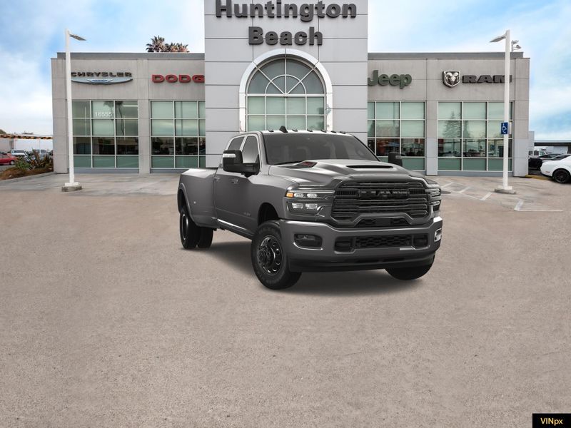 2025 RAM 3500 Laramie Crew Cab 4x4 DuallyImage 16