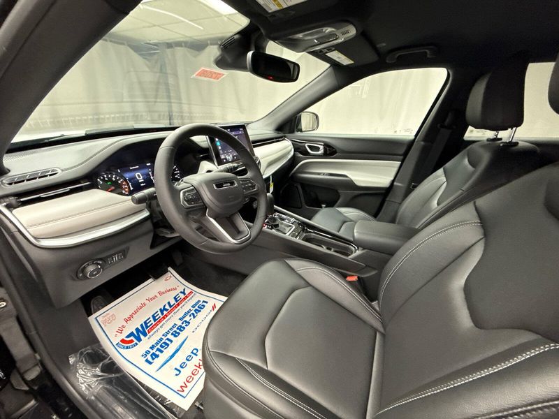 New 2025 Jeep Compass Limited 4x4Image 9