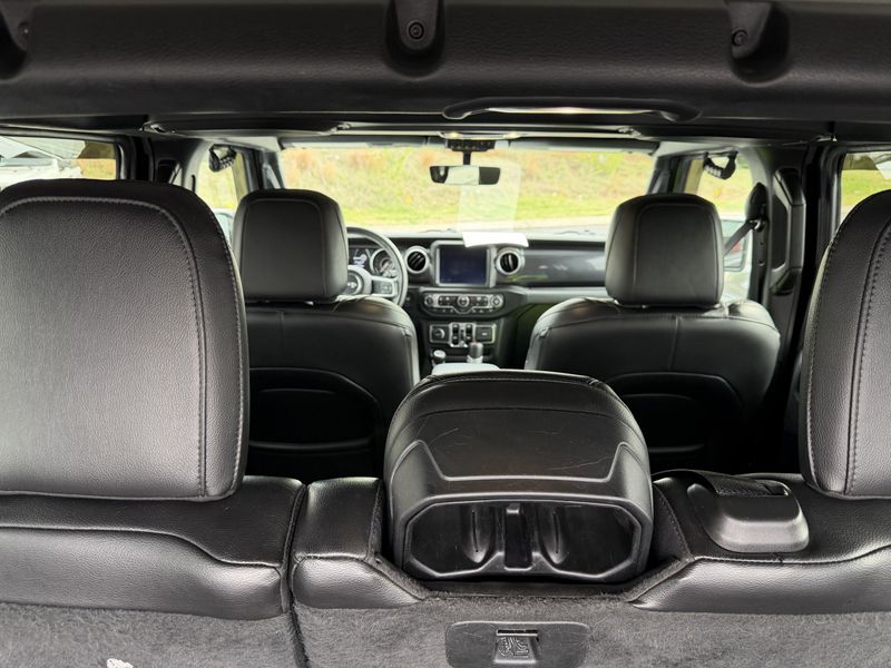 Used 2021 Jeep Wrangler Unlimited Sahara AltitudeImage 17