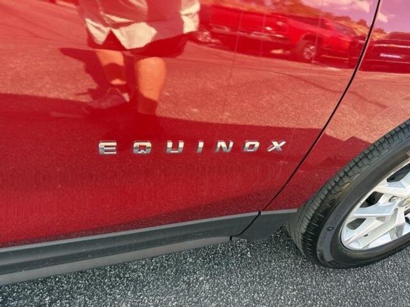2024 Chevrolet Equinox LT photo 5