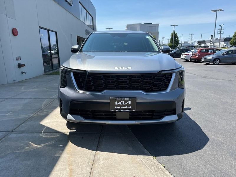 2025 Kia Sorento LXImage 2