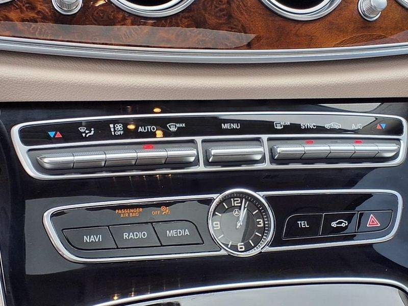 2018 Mercedes-Benz E 300 300Image 24