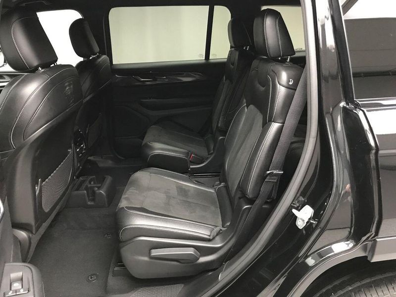 Used 2023 Jeep Grand Cherokee L AltitudeImage 18