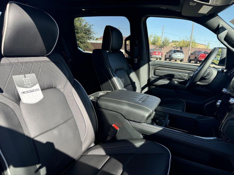 2025 RAM 1500 LimitedImage 15