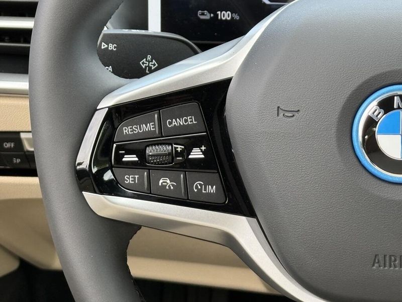 2025 BMW i4 eDrive40Image 23
