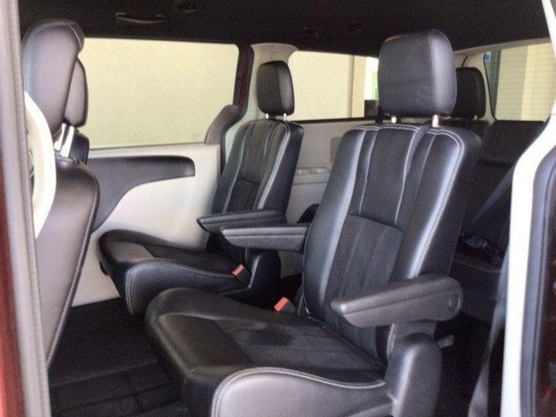 2019 Dodge Grand Caravan SXTImage 14