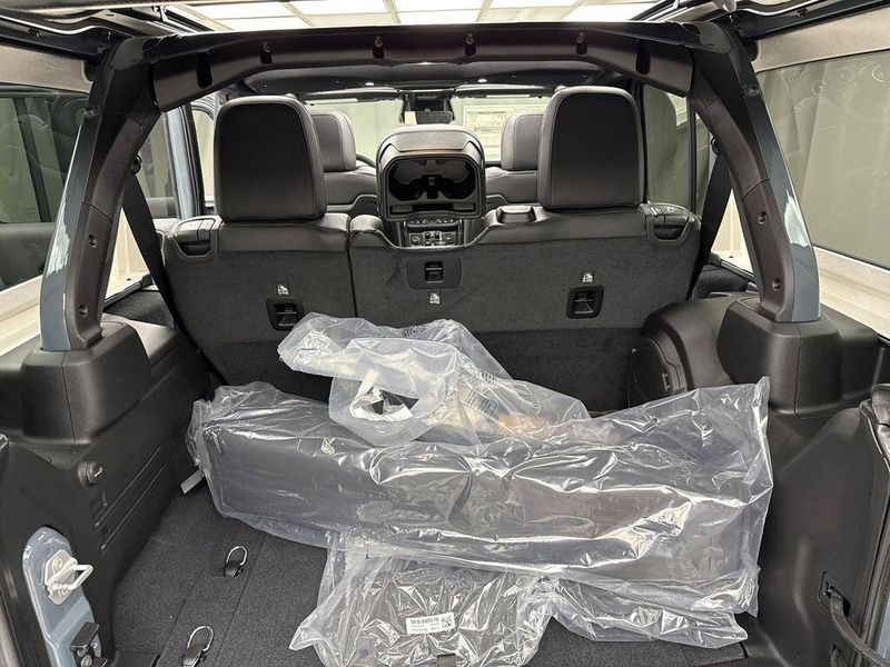 New 2026 Jeep Wrangler 4-door Rubicon XImage 15