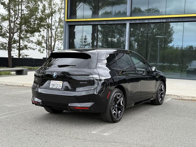 2025 BMW iX xDrive50Image 6