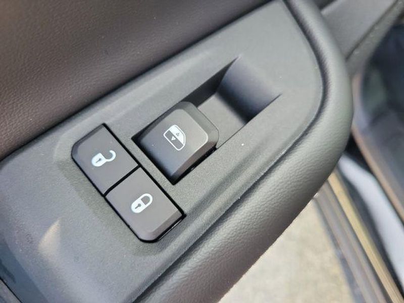 New 2026 Jeep Grand Cherokee Laredo Altitude 4x4