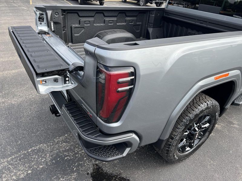 2026 Gmc Sierra HD AT4 photo 43