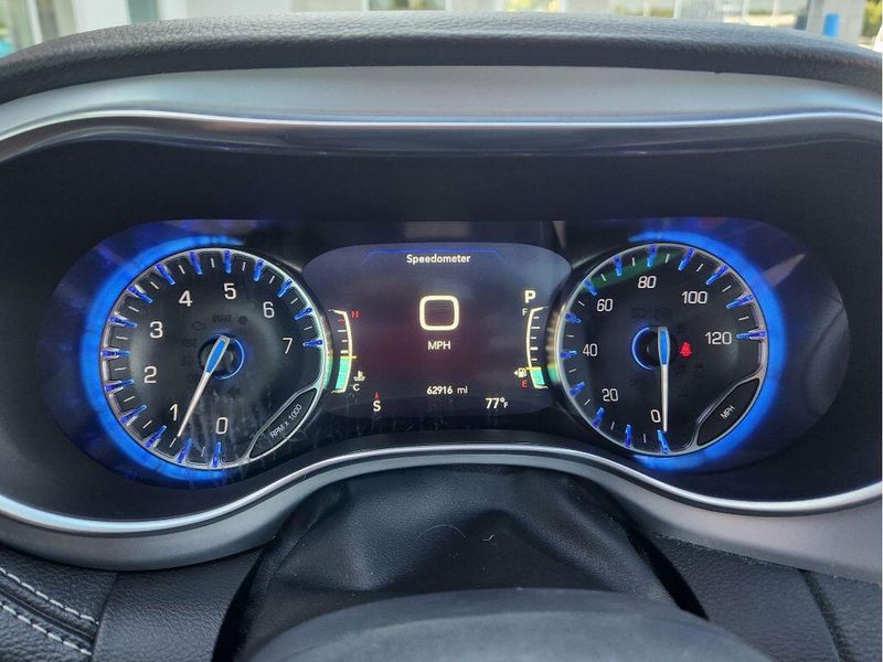 Used 2025 Chrysler Pacifica Limited S