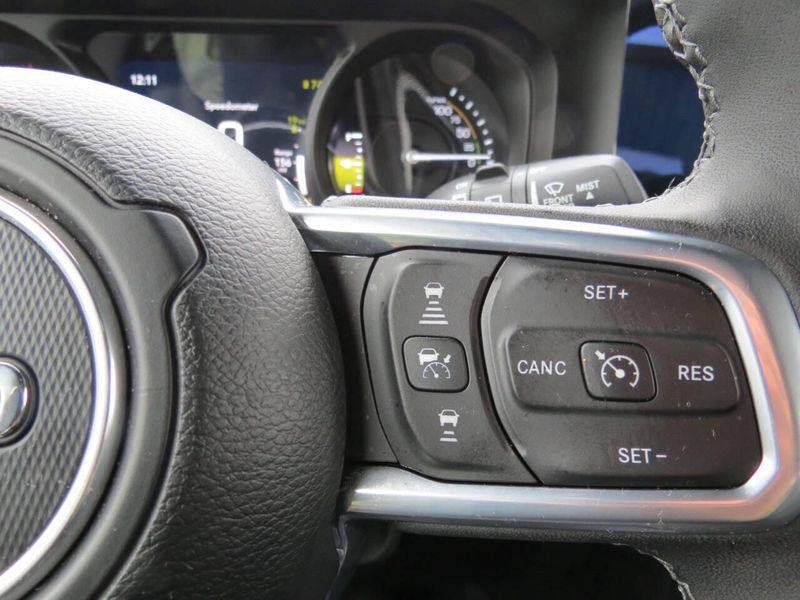 Used 2025 Jeep Wrangler 4xE Sahara 4x4 4dr SUVImage 27