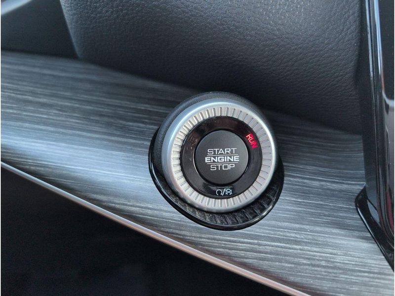 2023 Jeep Wagoneer L Series IIIImage 18