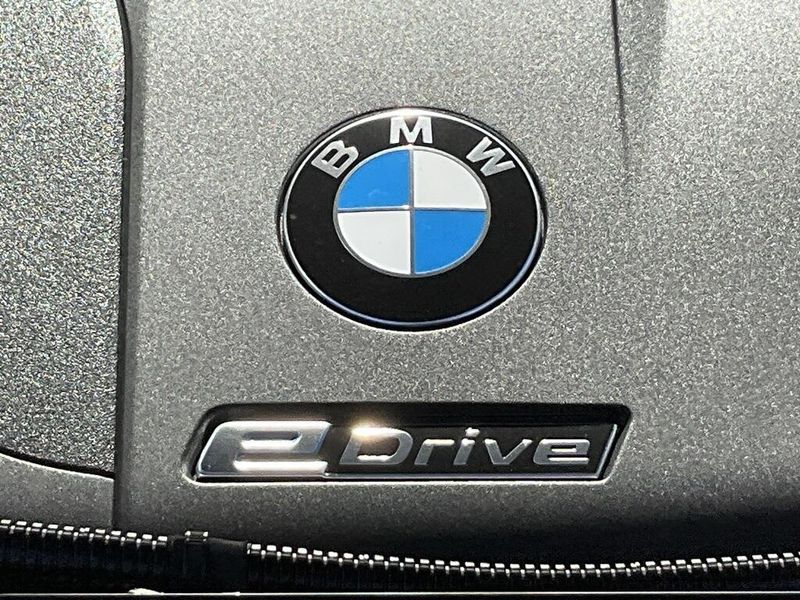 2023 BMW X5 xDrive45eImage 34