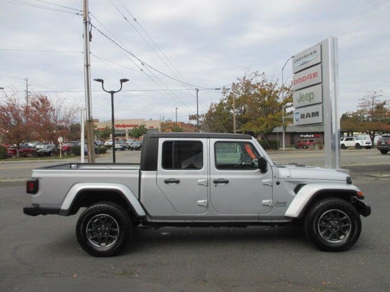 Used 2023 Jeep Gladiator OverlandImage 6