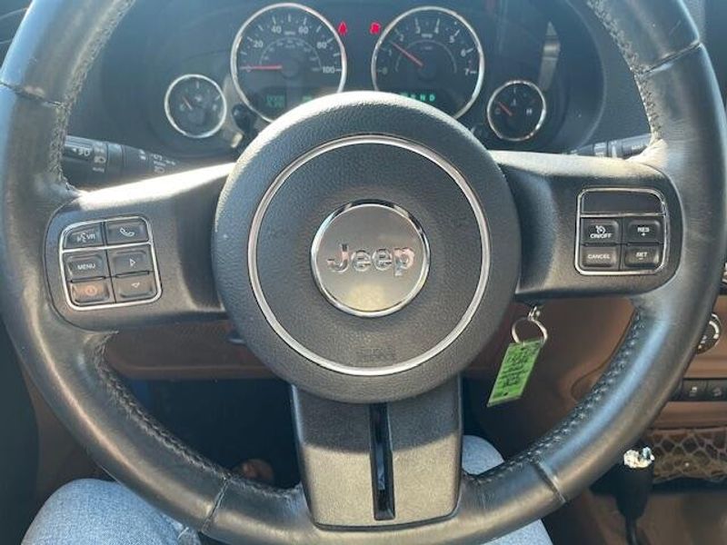 Used 2016 Jeep Wrangler Unlimited Image 9