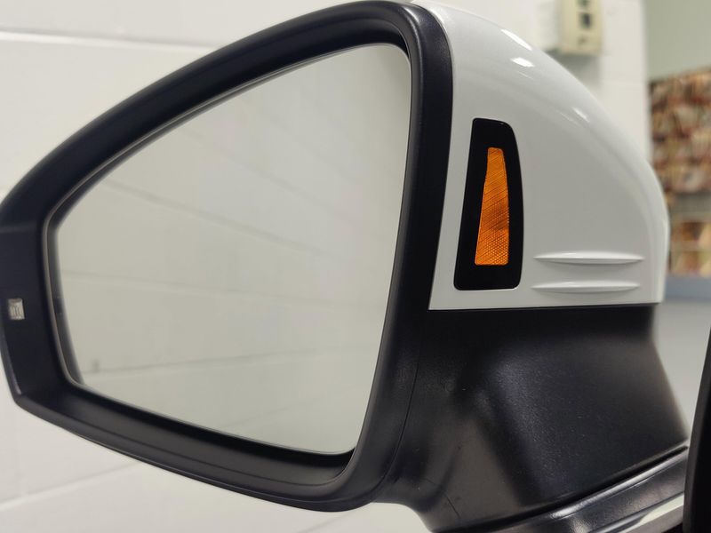 Used 2024 Volkswagen Tiguan AWD SEL R-Line w/Sunroof/NavImage 15