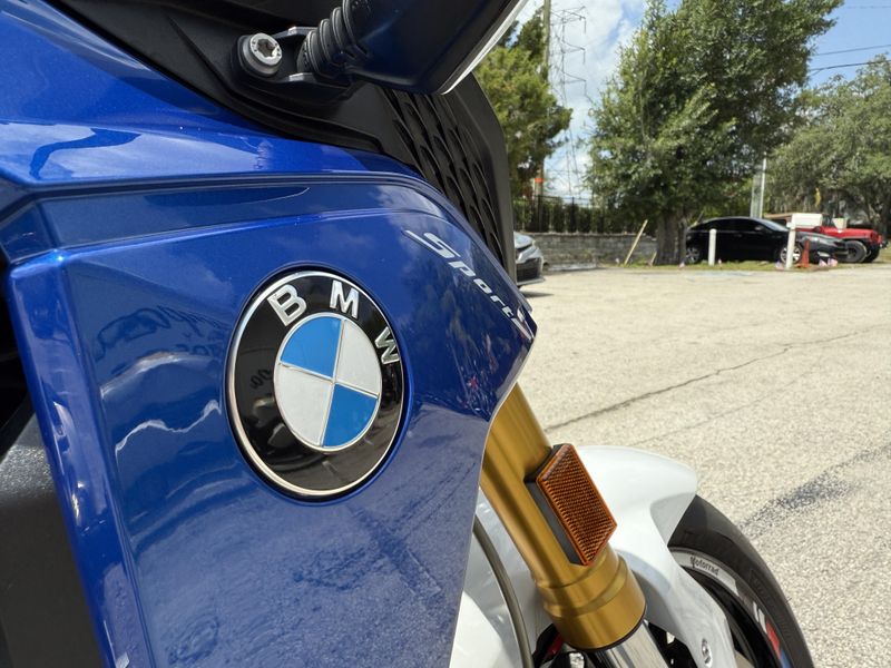 2022 BMW F 900 R