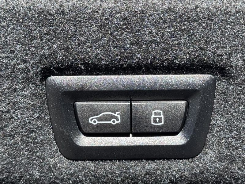 2025 BMW i5 xDrive40Image 16