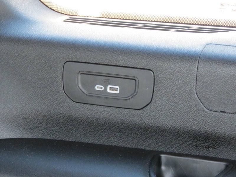2022 Jeep Grand Cherokee L Limited 4x4 4dr SUVImage 32