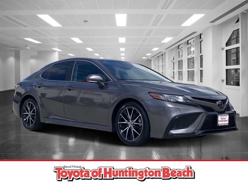 Used 2022 Toyota Camry SEImage 1