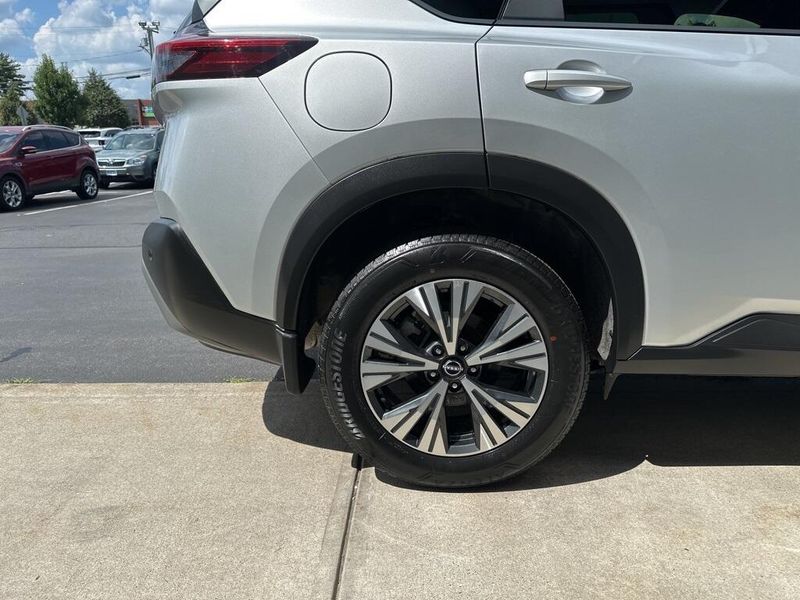 Used 2023 Nissan Rogue SVImage 13