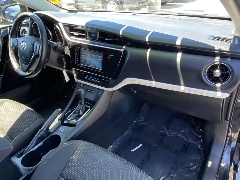 Used 2018 Toyota Corolla iM BaseImage 9