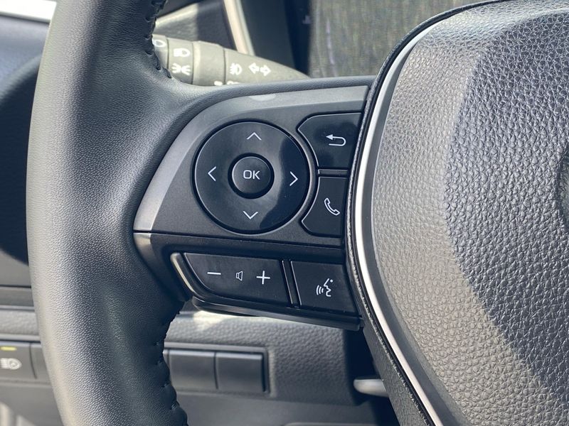 Used 2025 Toyota Corolla Hatchback XSEImage 27